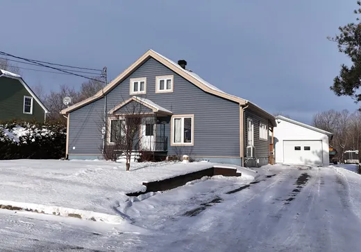 Maison à étages à vendre - 345 Rue des Érables, Weedon, J0B3J0