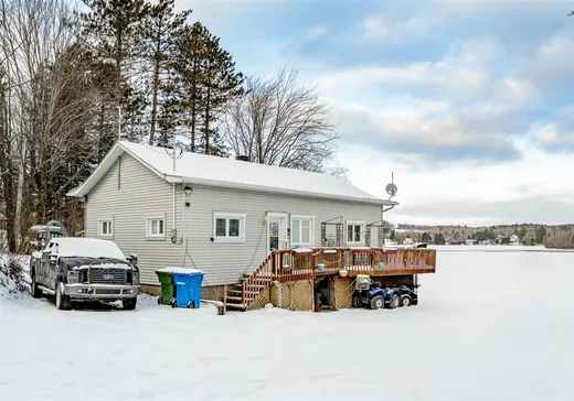 Maison à vendre - 353 Ch. St-Pierre, Windsor, J1S 2L5