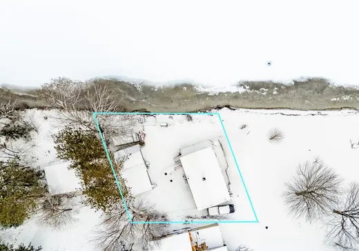 Maison à vendre - 353 Ch. St-Pierre, Windsor, J1S 2L5