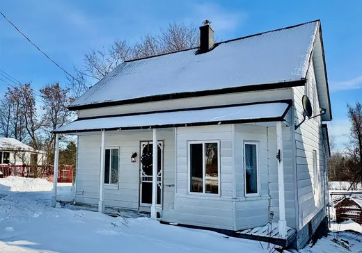 Two or more stories for sale - 110 Rue de l'Église, Lefebvre, J0H2C0