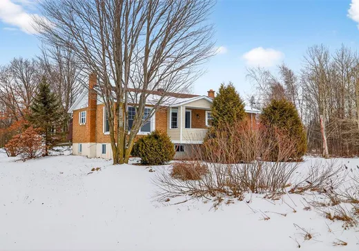 Maison à vendre - 2500 Ch. Tourville, St-Nicephore, J2A 3Y6