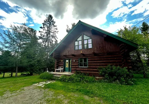 Two or more stories for sale - 1999 Ch. Adrien-Denis, Laniel, J0Z2K0