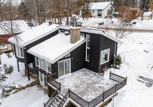 Maison à vendre - 652 Ch. des Pins E., Saint-Sauveur, J0R 1R2