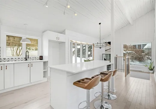 Maison à vendre - 652 Ch. des Pins E., Saint-Sauveur, J0R 1R2