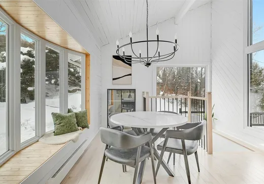 Maison à vendre - 652 Ch. des Pins E., Saint-Sauveur, J0R 1R2