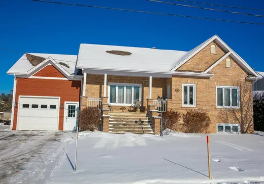 House for sale - 400 Rue Ashley, East Angus, J0B 1R0