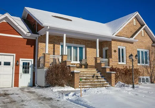 House for sale - 400 Rue Ashley, East Angus, J0B 1R0