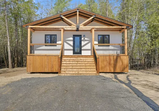 Bungalow for sale - 7 Rue Santerre, Lachute, J0V1X0