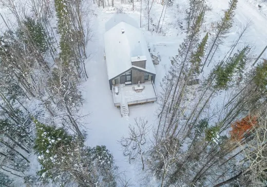 Maison à vendre - 215 Ch. des Chênes, St-Remi-D'Amherst, J0T 2L0