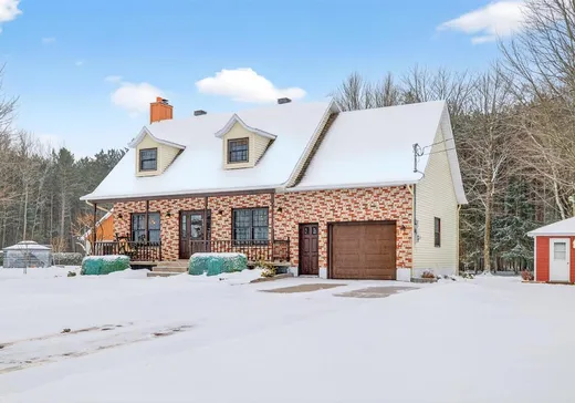 House for sale - 31 Rue St-Jean, Sainte-Clotilde-de-Horton, J0A 1H0