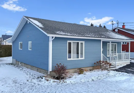 House for sale - 56 Rue Allard, Saint-Anaclet, G0K 1H0