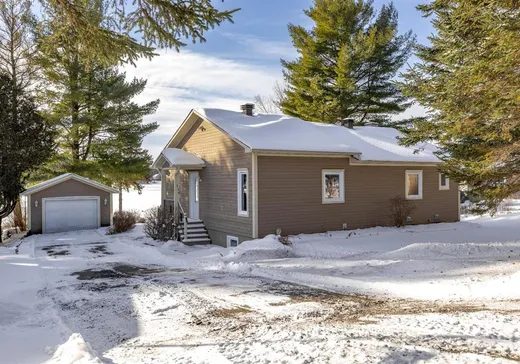 House for sale - 116 Ch. Larochelle, Windsor, J1S 2L5