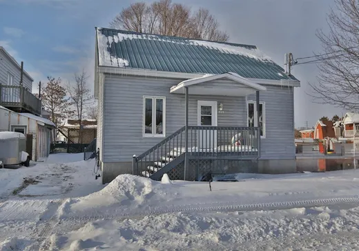 Two or more stories for sale - 247 Rue Versailles, Quebec City, J0H1E0