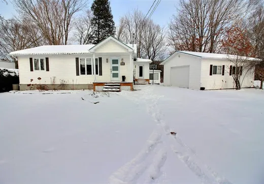 Bungalow à vendre - 20 Allée de la Pointe, Daveluyville, G0Z1C0