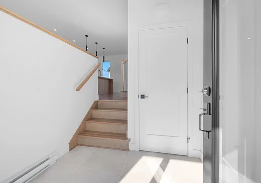 Maison à vendre - 168 Rue du Domaine, Granby, J0E 2A0