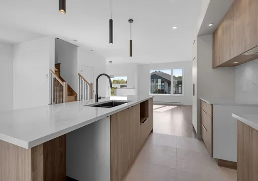 Maison à vendre - 168 Rue du Domaine, Granby, J0E 2A0