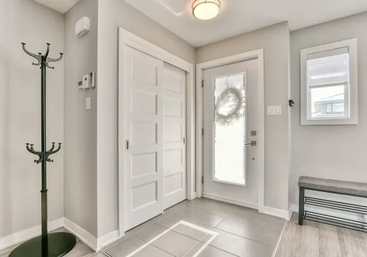 Maison à vendre - 209 Rue Léo, Sainte-Marthe-sur-le-Lac, J0N 1P0