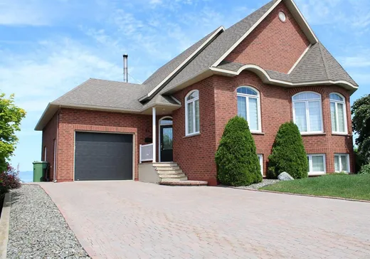 House for sale - 86 Rue De Chauffailles, Rivière-du-Loup, G5R 4E1