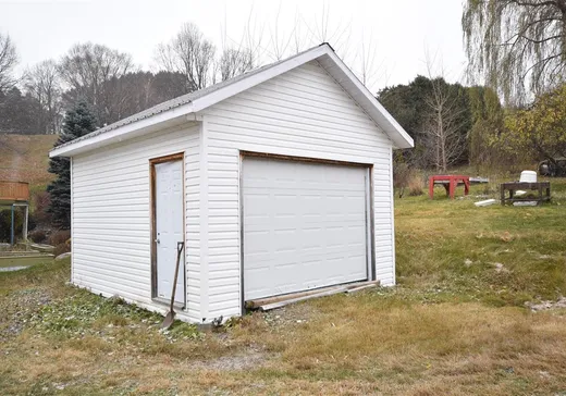 Maison à vendre - 2460 Rue Commerciale S., Témiscouata-sur-le-Lac, G0L 1X0