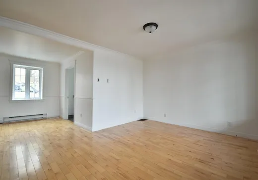 Maison à vendre - 2460 Rue Commerciale S., Témiscouata-sur-le-Lac, G0L 1X0