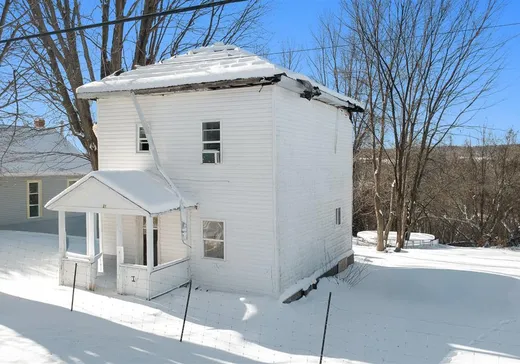 Maison à vendre - 21 Rue Front, Campbell's Bay, J0X 1K0