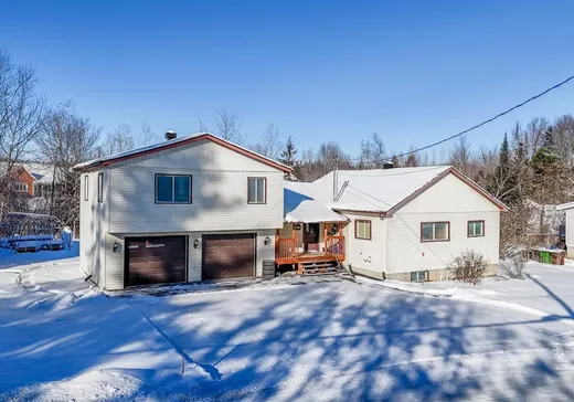 Un étage et demi à vendre - 5285 Rue Mills, Sherbrooke, J1N3B6