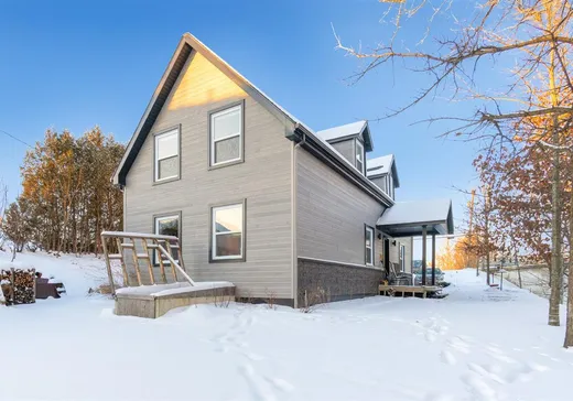 Maison à vendre - 222 Rue Daniel-Johnson, Danville, J0A 1A0