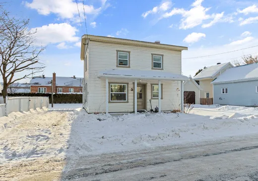 Two or more stories for sale - 62 Rue St-Rémi, Saint-Rémi, J0L2L0