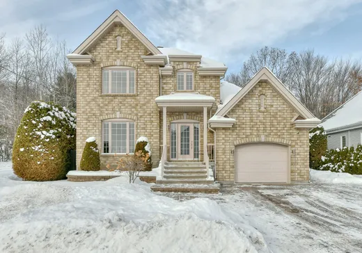 House for sale - 330 Rue de la Sève, Sainte-Marthe-sur-le-Lac, J0N 1P0