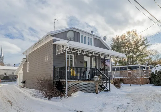 Un étage et demi à vendre - 198 Rue St-Denis, St-Ubalde, G0A4L0