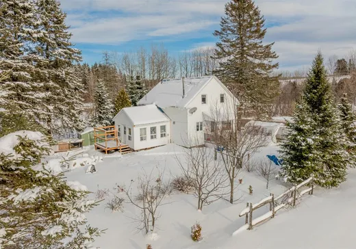 Maison à vendre - 2330 Route 352, Saint-Stanislas-de-Champlain, G0X 3E0