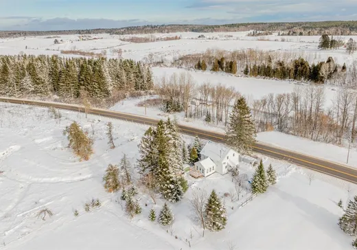 Maison à vendre - 2330 Route 352, Saint-Stanislas-de-Champlain, G0X 3E0
