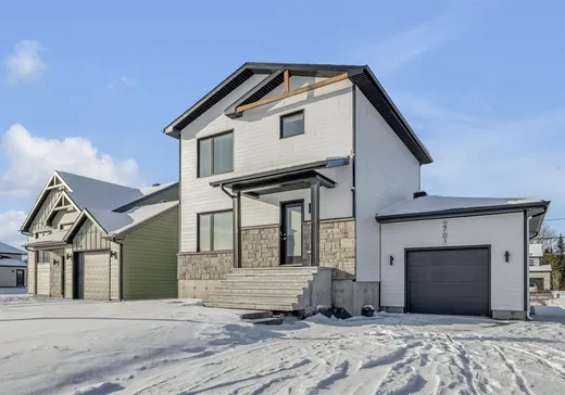 Two or more stories for sale - 2701 Rue du Havre, Thetford-Mines, G6G0R2