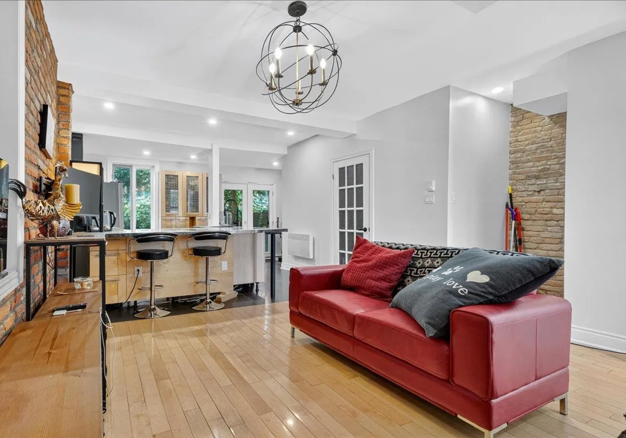 201AZ-203Z Rue de la Montagne — photo 3