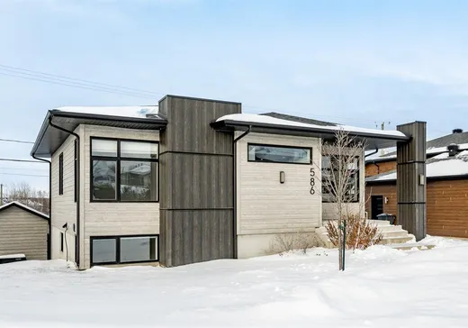 Bungalow à vendre - 586 Rue du Noisetier, Granby, J2H0E8