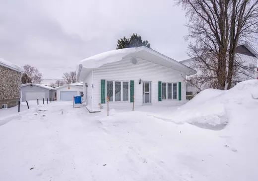 Maison à vendre - 461 3e Avenue, Amos, J0Y 1Z0