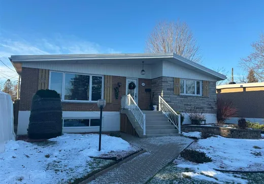 Bungalow à vendre - 216 8e Avenue, Laval (Chomedey), H7N4G9