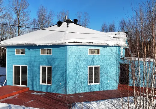 Two or more stories for sale - 120 Rue Xavier-Bourdages, Moisie, G0G2B0