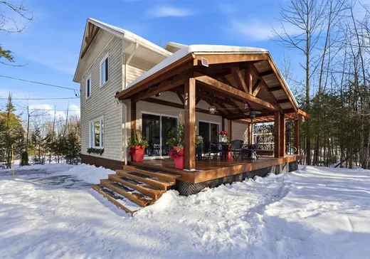 Two or more stories for sale - 24 106e Rue, Magog, J1X0M6