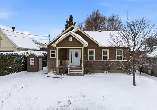 Maison à vendre - 2001 Rue Mégantic, Sherbrooke, J1L 0A4
