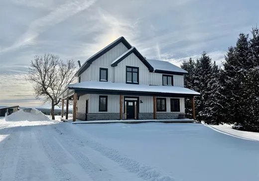 Two or more stories for sale - 119 Route 212 O., Lac-Mégantic, J0B1Y0