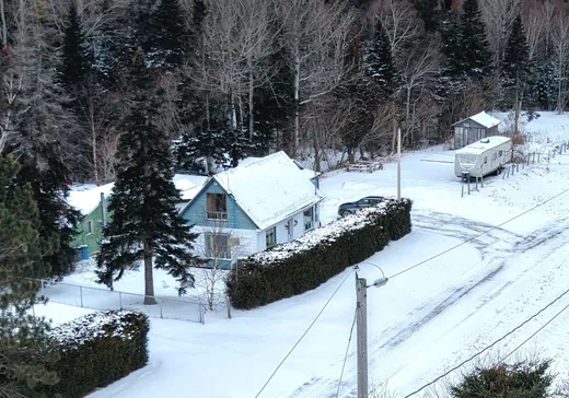 Two or more stories for sale - 2696 4e Rang E., Matane, G0J3H0