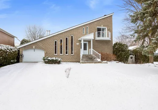 Two or more stories for sale - 2915 Rue Bellerive, Sainte-Marthe-sur-le-Lac, J0N1P0