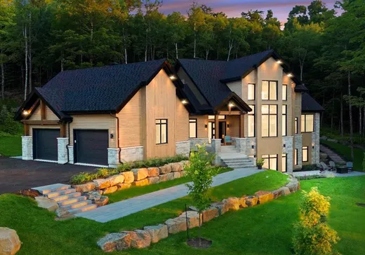 Maison à vendre - 650 Rue de Belle-Plagne, Saint-Sauveur, J0R 1R7