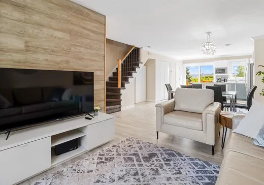 Maison à vendre - 122 Rue Versailles, Saint-Constant, J5A 2M2