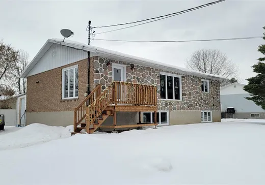 Bungalow à vendre - 1 Rue Martin, Lachute, J0V1X0