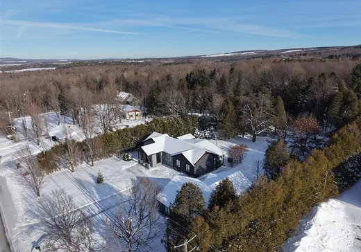 House for sale - 5693 Ch. de l'Aéroport, Valcourt, J0E 2L0