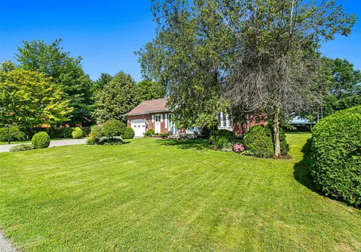 House for sale - 10 Rue Janick, Brownsburg-Chatham, J8G 1P3