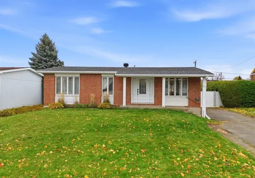 Bungalow à vendre - 411 Rue Simonds S., Granby, J2J1G3