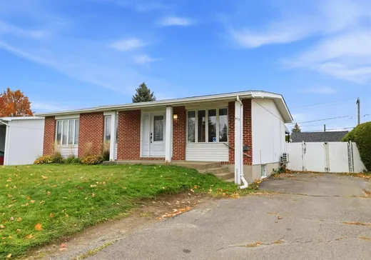 Maison à vendre - 411 Rue Simonds S., Granby, J2J 1G3